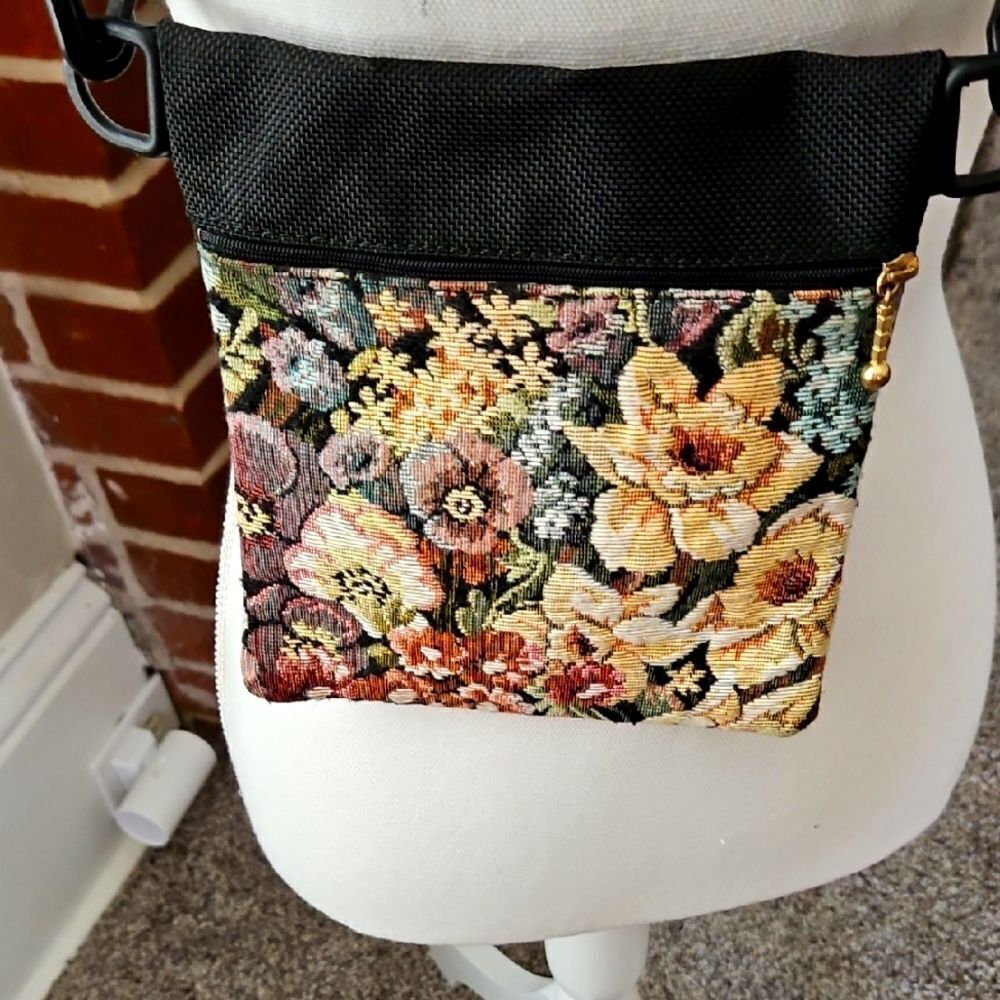 Vintage Floral Tapestry Crossbody Bag